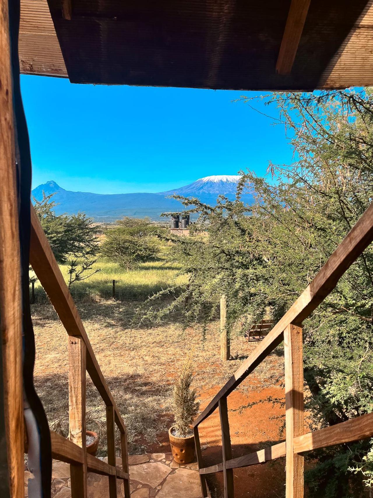 Kilimanjaro View Cabin-Amboseli Oloitokitok Bilik gambar