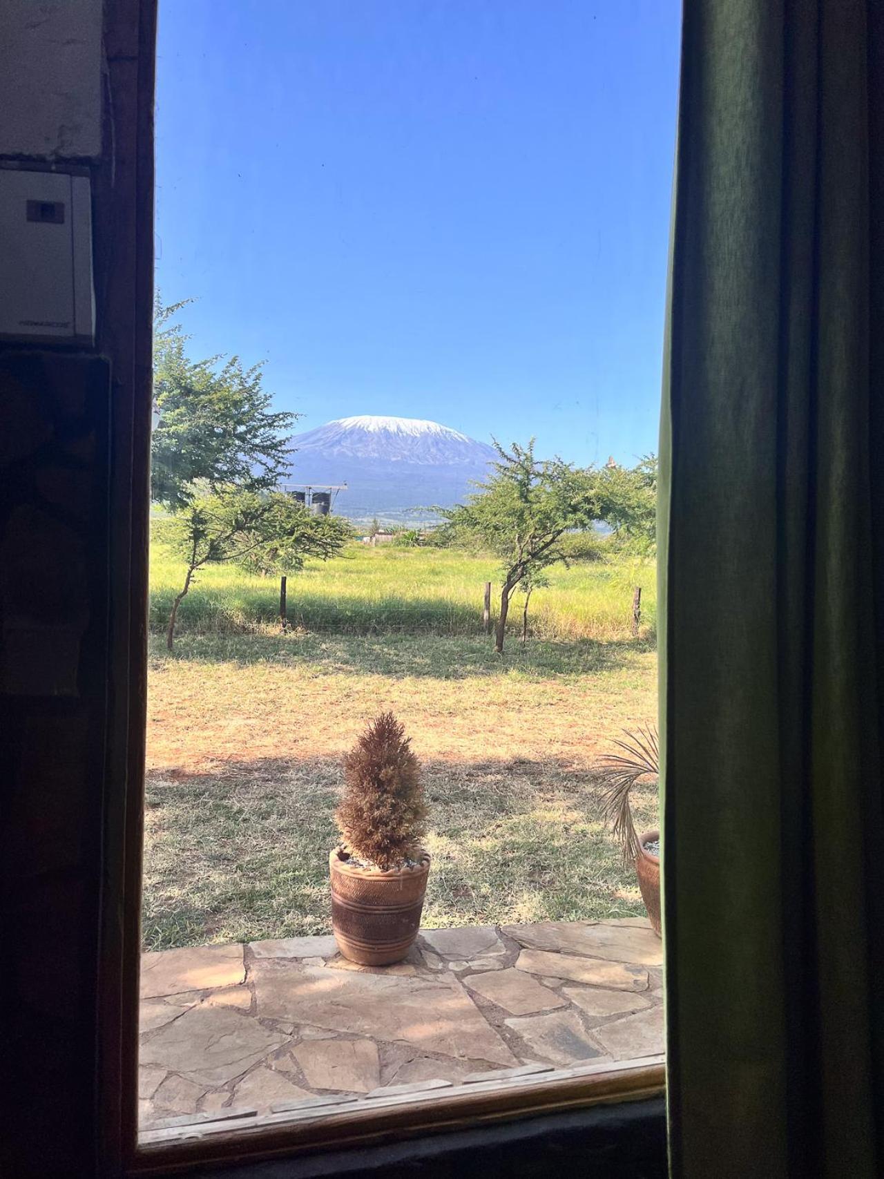 Kilimanjaro View Cabin-Amboseli Oloitokitok Bilik gambar